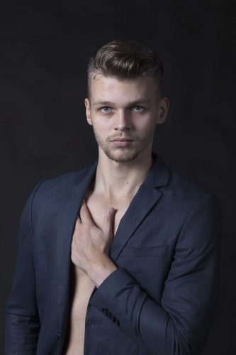 Fine art - Between Walls